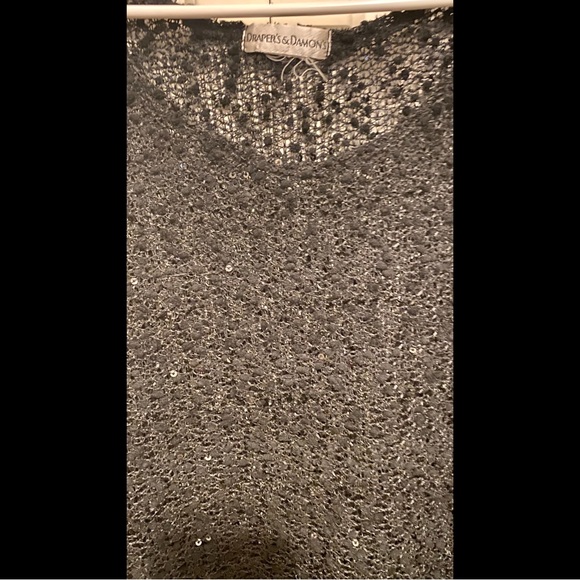 Médium black sweater with cute sequin details woven in the sweater - Picture 2 of 2